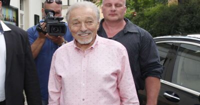 Poslední tečka za Karlem Gottem. Ivana se z neznámých důvodů zbavila jeho jména
