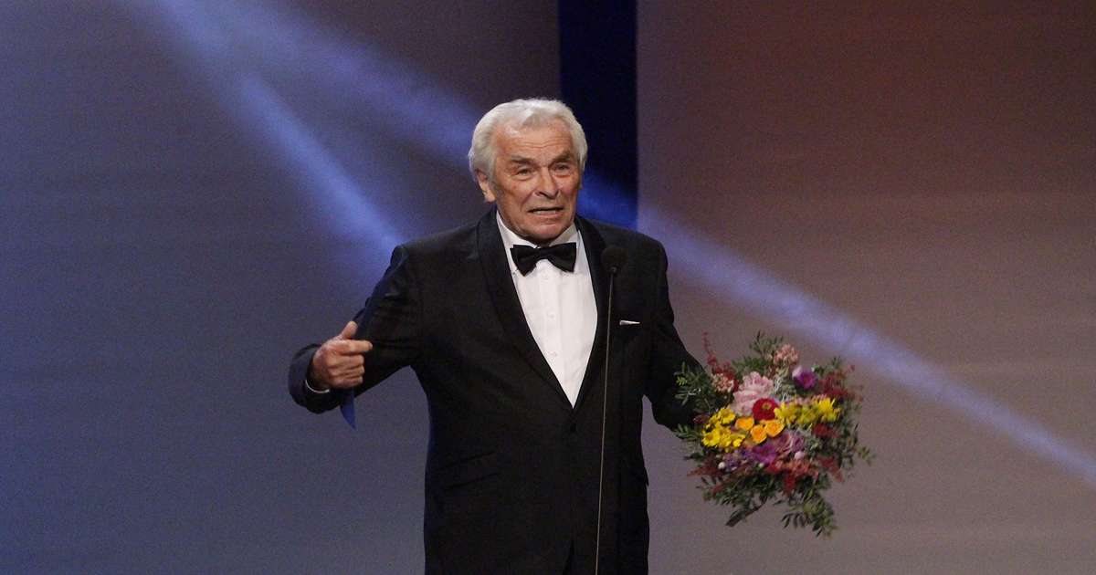 Alois Švehlík měl v lásce velké štěstí. Se svou ženou žil téměř 60 let, byla mu oporou při soudu i nemoci