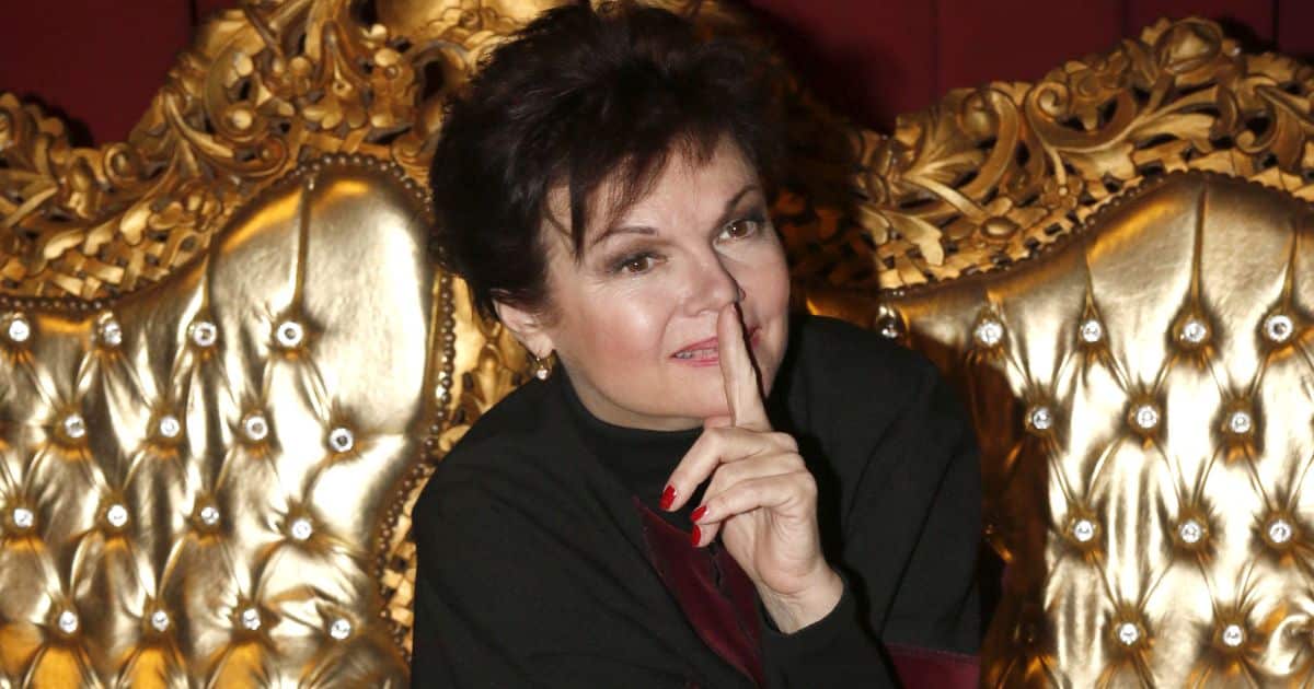 Rodina Simony Postlerové tajila svatbu. Obřad se konal v romantickém prostředí na zámku