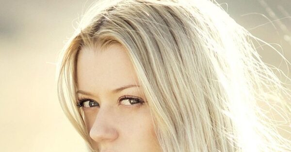 Eva Horká měla po rolích princezen dobře našlápnuto, láska ji ale zničila. Roky se topila v depresích