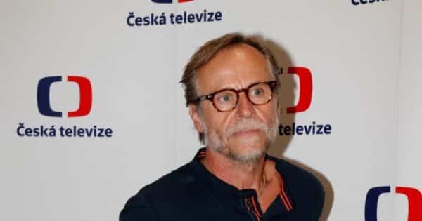 Doby, kdy se Karel Roden s bratrem nesnášeli, jsou pryč. Oba slavní herci uznali, že byly jejich spory zbytečné