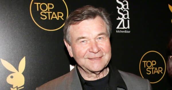 Syn Václava Postráneckého se potatil. Fešákovi dívky padají k nohám, ve společnosti se ale ukazuje jen výjimečně