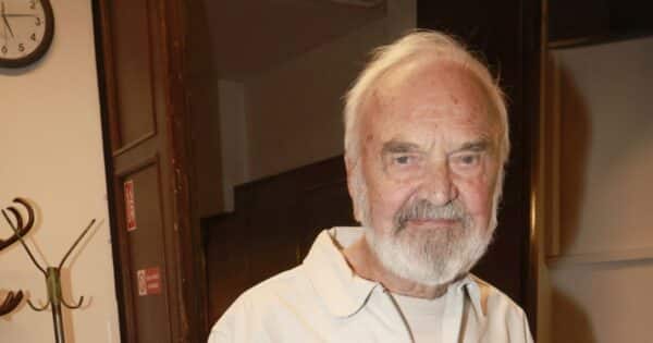 Venkovská chalupa Zdeňka Svěráka má zajímavou historii. Dříve ji vlastnil spolu s kamarádem Smoljakem