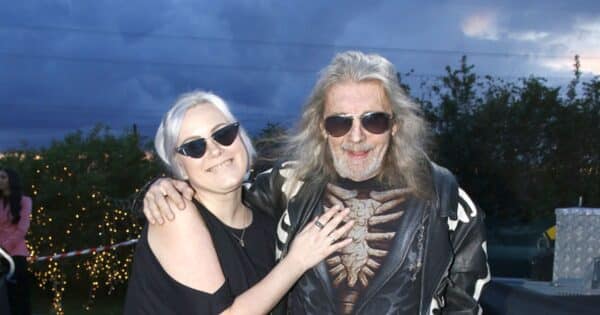 Jak skončil Aleš Brichta: Rockové legendě zbyly jen dluhy a oči pro pláč. Žije v jedné místnosti a musí platit nájem