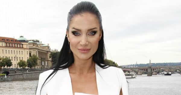 „Dcera vyrostla tak nějak vedle mě. Jsem matka bohém,“ říká Andrea Pomeje. Dnes lituje, že si její dětství neužila