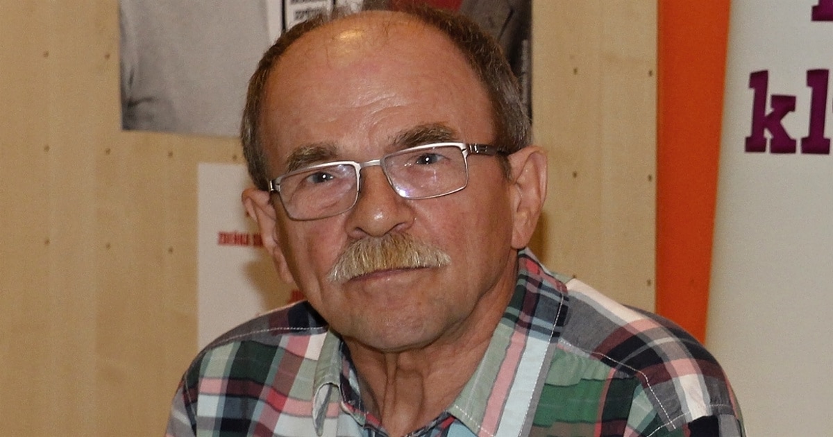 Jaroslav Uhlíř se vůbec neměl narodit: Jeho matka doufala, že se plod vstřebá. Měly to zajistit injekce