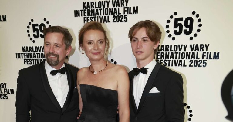 Dolanský, Dolanský, Vlasáková