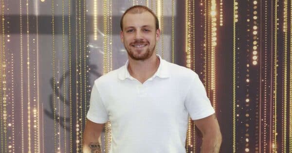 Martin Prágr se vší vervou rekonstruuje dům na vesnici: Dokazuje, že mu nevadí těžká ani špinavá práce