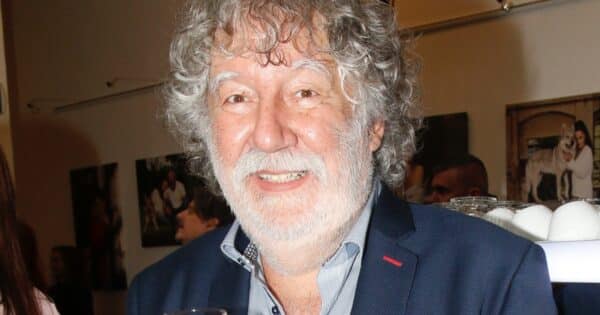 Kuriózní byt s 22 okny: Zdeněk Troška si rekonstrukcí půdy splnil sen. Na luxus si nepotrpí