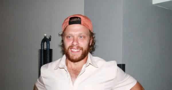 Dům ho stál 75 milionů korun: David Pastrňák bydlí jako král. Luxusní sídlo má vířivku, a dokonce i recepci