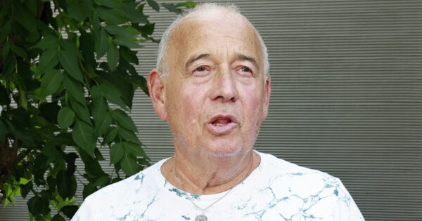 Kvůli nízkému důchodu si nemůže dovolit odmítat role: Ivan Vyskočil letos oslaví osmdesátku