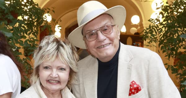 Potkali se po padesátce, od té doby si věnují každou minutu. Hrušková vedle Přeučila jen září, v 74 letech vypadá jako padesátnice