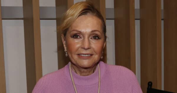 „Stydíme se,“ prozradil manžel Vondráčkové. Švagrová Heleny blokuje peníze z hitu Dlouhá noc a nikdo neví proč