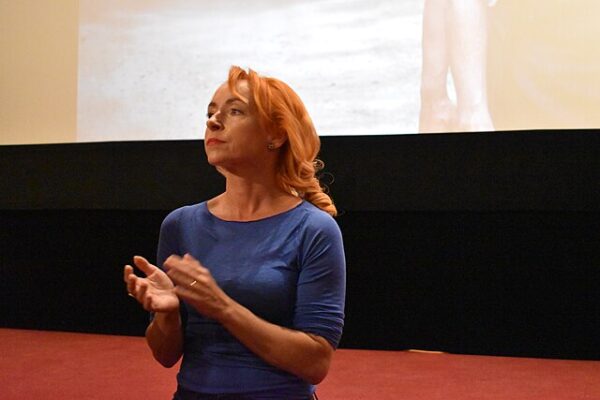 Vzdělání českých herců a zpěváků. Kdo má titul a kdo školu nikdy nedodělal?