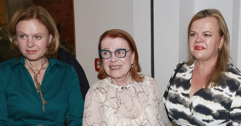 Iva Janžurová s dcerami