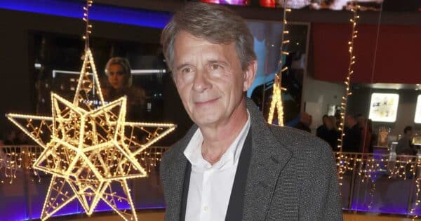 S kým žije Jan Šťastný: Po bolestném rozvodu s lékařkou našel klid u výrazně mladší herečky Petrové