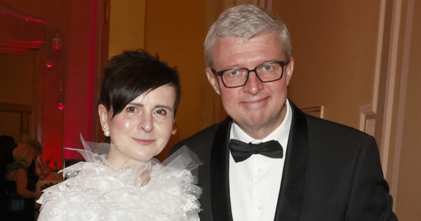 Karel Havlíček vyvedl do společnosti manželku. Je skvělá tanečnice a svého chotě vede nejen na parketu