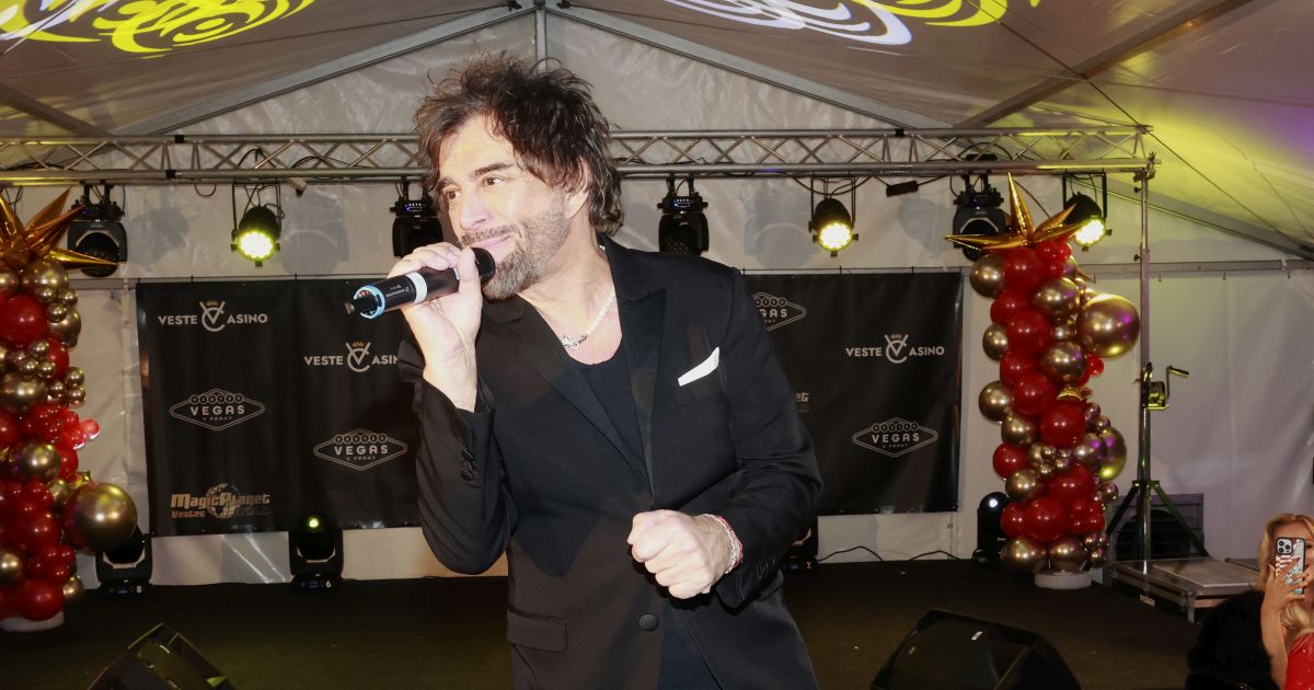 Bydlení Sagvana Tofiho: Minimalismus u něj nehrozí. Jeho byt má vysoké stropy, parkety a je plný starožitností