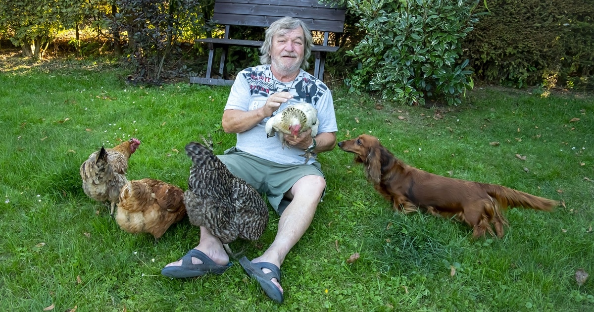 Romanovi Skamene důchod svědčí. Užívá si volného času na chalupě, peníze z penze mu stačí