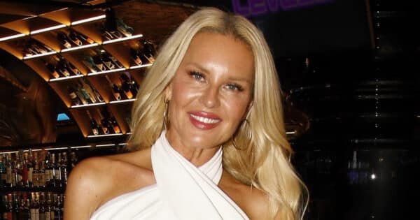 Simona Krainová přestřelila. Zatímco probíhaly útoky, lákala na nákup nemovitostí v Dubaji