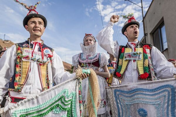 Lidové písně provázely Čechy při práci, slavnostech i smutku po staletí. Ověřte si, jestli poznáte píseň podle prvního verše