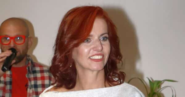 Žádný mramor, žádný luxus. Nora Fridrichová bydlí v bývalém klášteře a sbírá starý nábytek