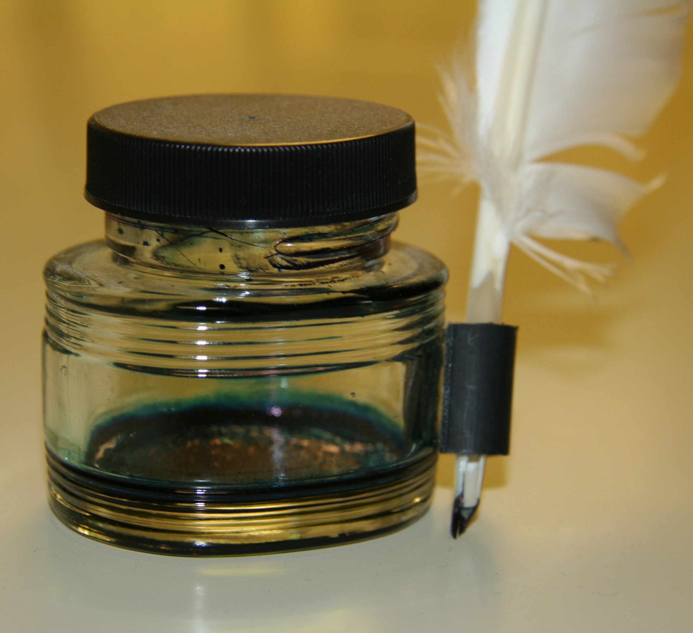 Tyhle pomůcky nosilo do školy každé dítě za socialismu. Kolik jich vyjmenujete, než se zaseknete? Většina se zasekne už na začátku