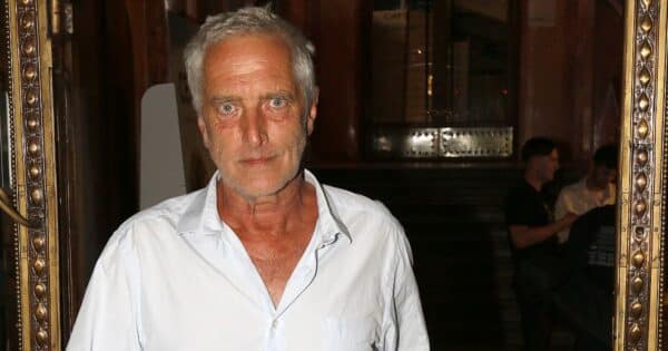 Závislost mu vzala paměť, žena u školy pronásledovala jeho dítě. Tomáš Hanák dnes žije jiný život, provozuje hospodu