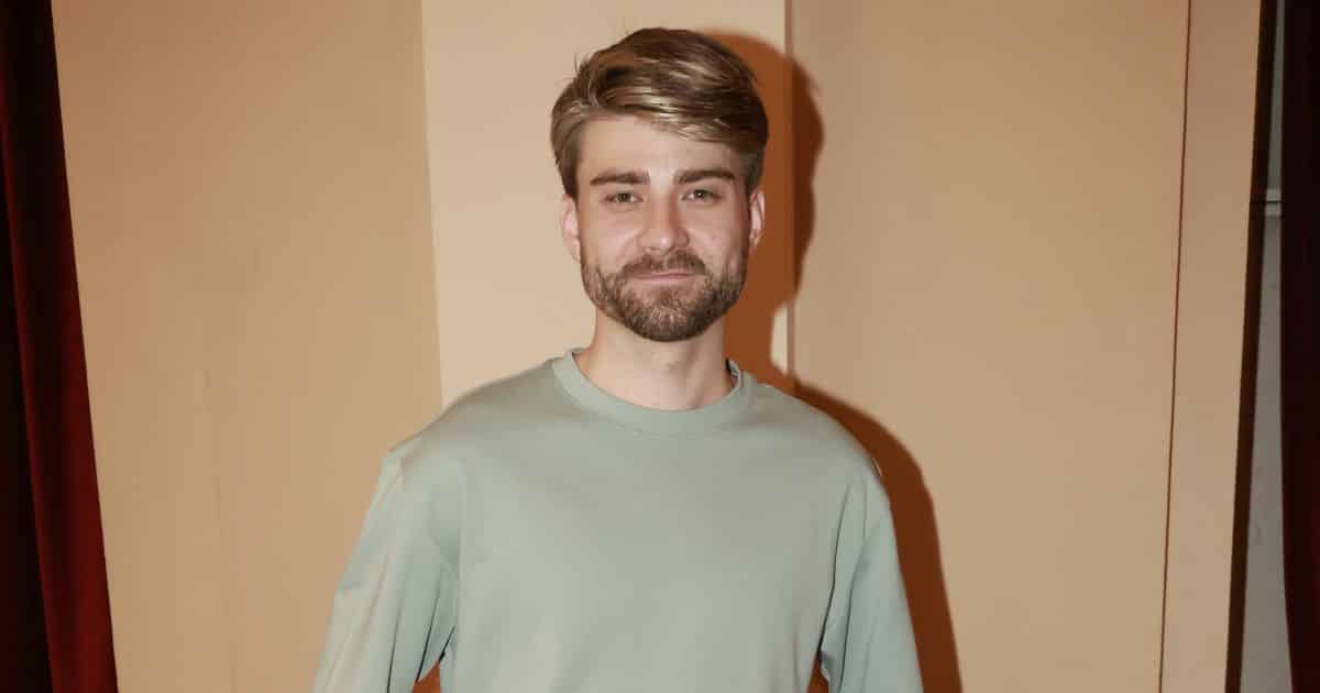 Z reprezentace v karate k herectví. Marek Lambora slaví 31. narozeniny, po svém boku má kolegyni ze seriálu Polabí