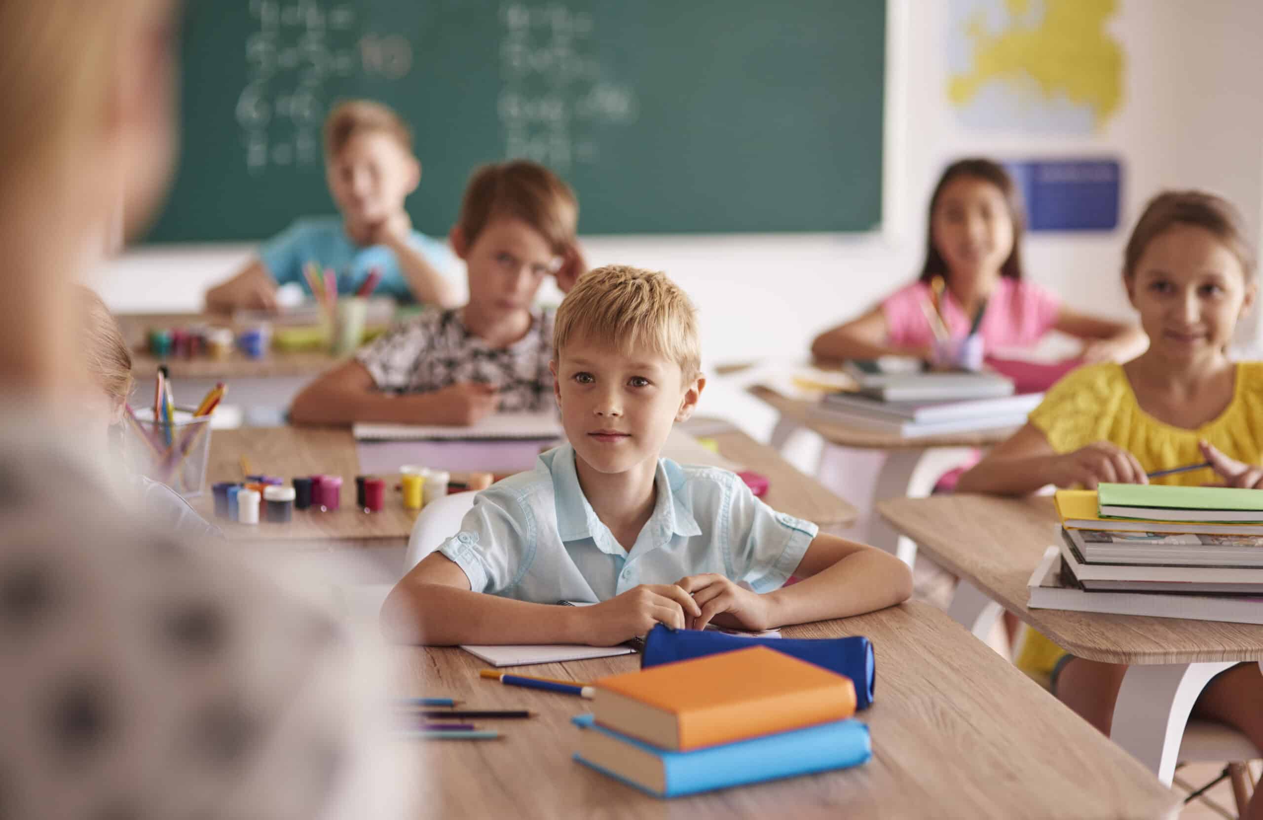 Gramatika první třídy trápí dospělé víc, než by čekali. Se skóre 100 % skončí méně než 1 z 10 lidí