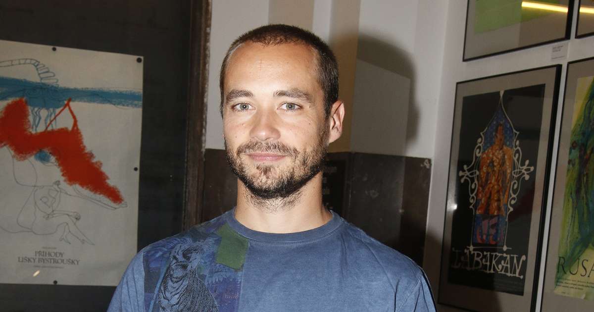 Přidusili ji při porodu, dostala fatální narkózu. Filip Tomsa se o sestru stará celý život, plánuje si ji vzít k sobě