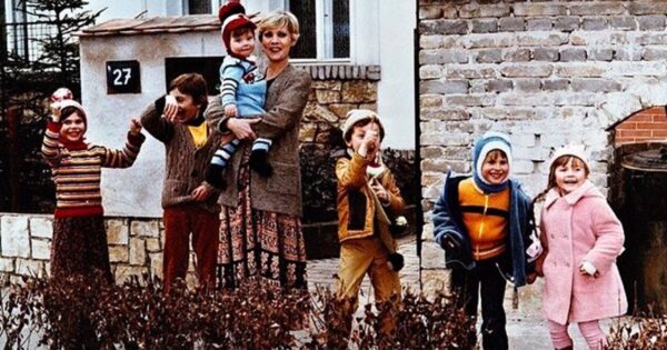 Kačenka zmizela, ostatní se po 44 letech sešli na pivu. Dětští herci ze S tebou mě baví svět prožili po filmu těžké chvíle