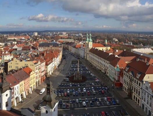 Česká zeměpisná jména zní jednoduše, ale jejich původ překvapí. Zkuste si, jestli tušíte, co název vaší obce nebo města původně znamenal