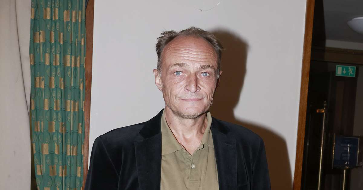 Měl panickou hrůzu z lidí, tak se utápěl v alkoholu. Karel Dobrý popsal roky se závislostí