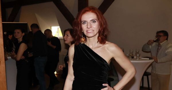 Poslal jí předžalobní výzvu, aby mlčela. Fridrichová se zasmála a pustila do éteru další důkazy o Chladovi