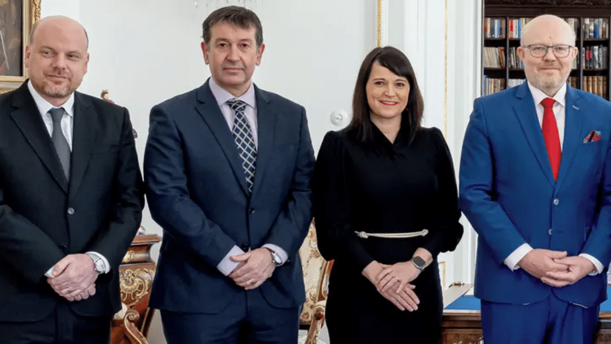 Pět let od smrti Petra Kellnera přišel zlom. Renáta Kellnerová je znovu zasnoubená a chystá svatbu