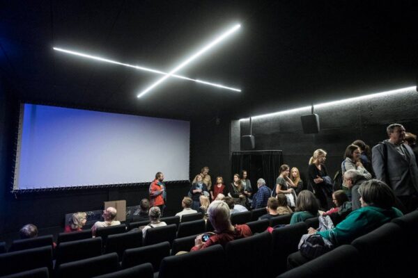 Světové filmy mají konce, které diváci roky diskutují. Zjistěte, jestli si pamatujete, jak slavné příběhy doopravdy skončily