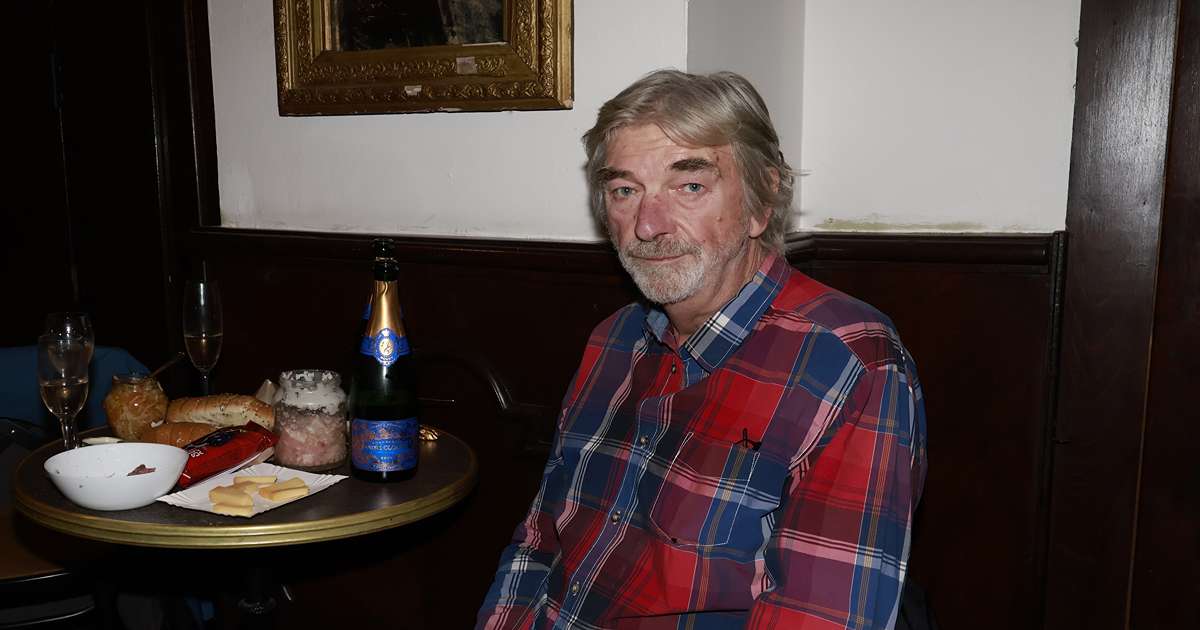 Celý život hrál a stejně nemá na klidné stáří. Vladimír Kratina promluvil o důchodu, má z něj sotva na pivo