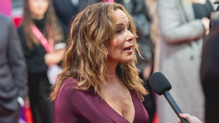 jennifer grey 1