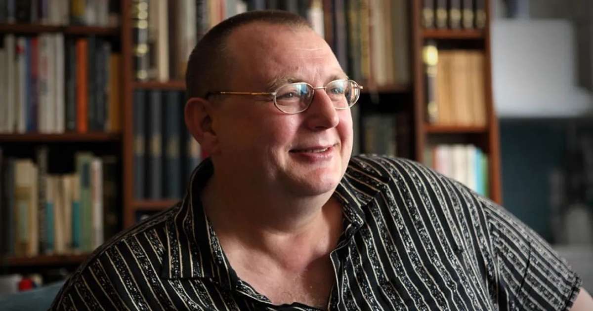 Urnu koupil s předstihem a neléčil se, dokud ho neodvezla sanitka. Jiří Hromada zemřel na otravu organismu, bylo mu 66 let