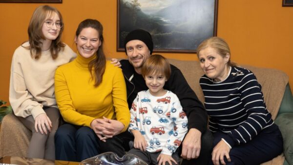 Tento týden v Ulici: Rosťa se vrací do Království hraček, Eddie si vybije zlost na Magdě a nechutná nadílka v dodávce