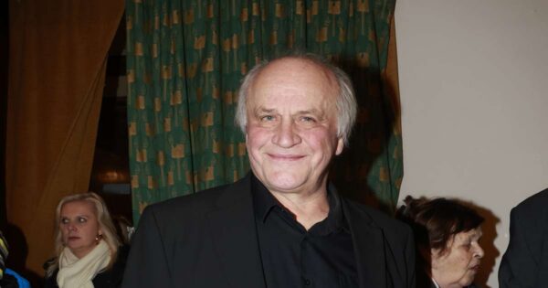 Jak bydlí Michael Kocáb: Vila v Troji sloužila jako klášter i ateliér, dnes v ní nahrává hudbu a kouká na celou Prahu