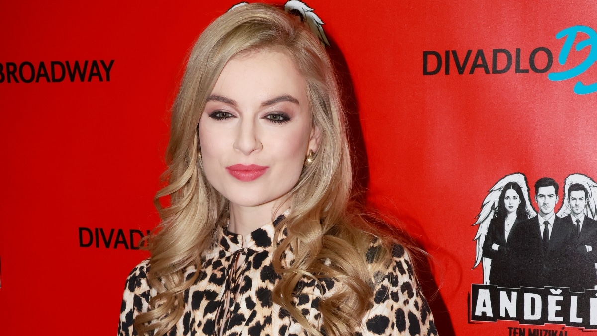 Michaela Pecháčková ze Zoo randí s kapitánem Červenkou. Dělí je 18 let, dovolenou tráví ve Švýcarsku