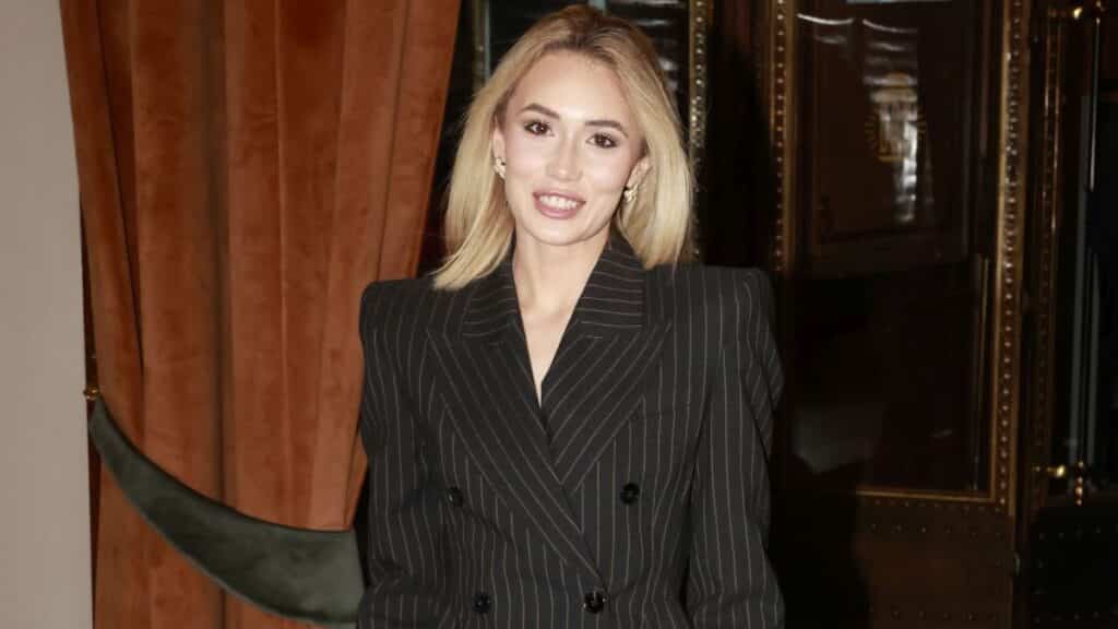 rika fane hana dzurbanova