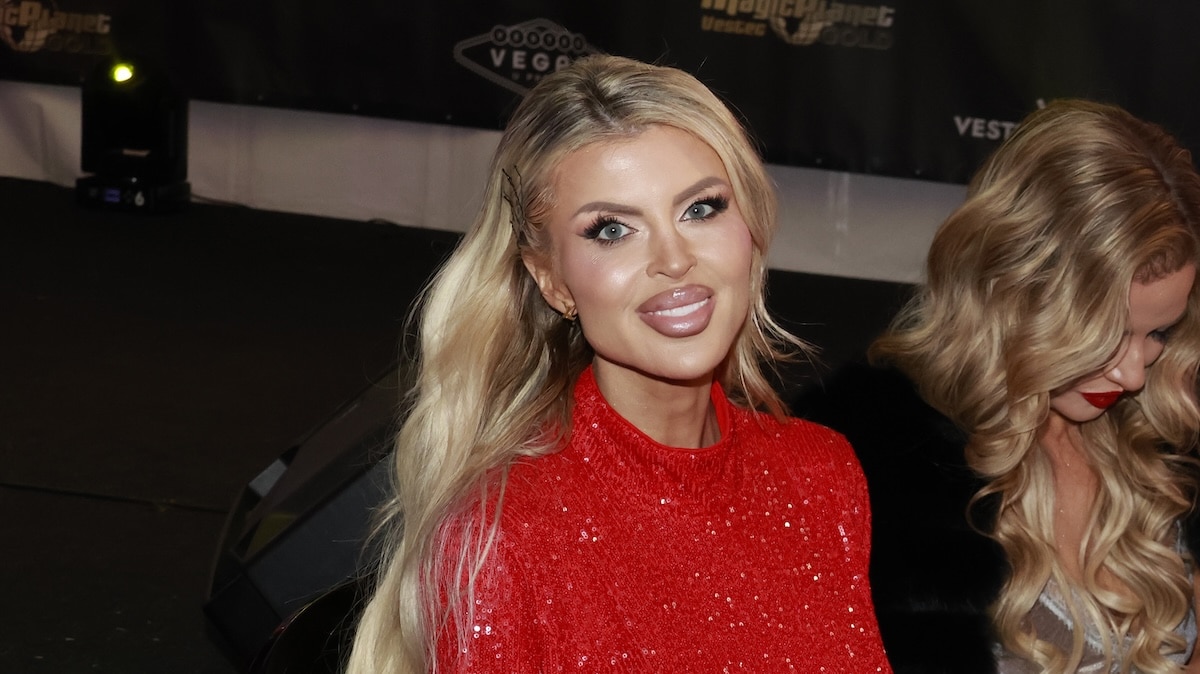Nebojte se o mě, nepláču. Lela Vémolová reagovala fotky Karlose s cizí blondýnkou