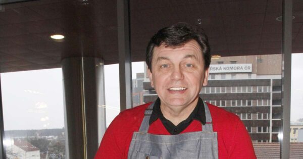 Dva rozvody, čtyři děti a dluhy. Gustav Bubník propůjčil hlas Tomu Cruiseovi, pak skončil v exekucích