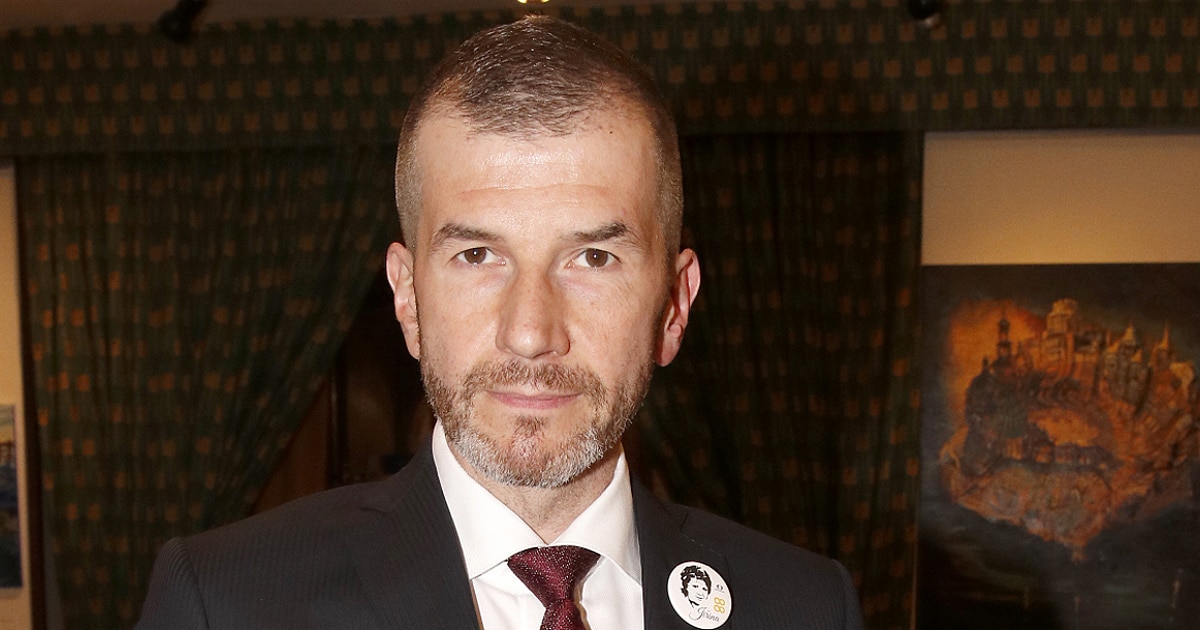 Kam zmizel moderátor ČT Jakub Železný? Pil dvě lahve vína denně a zmizel z obrazovek. Zlom přišel až před smrtí maminky