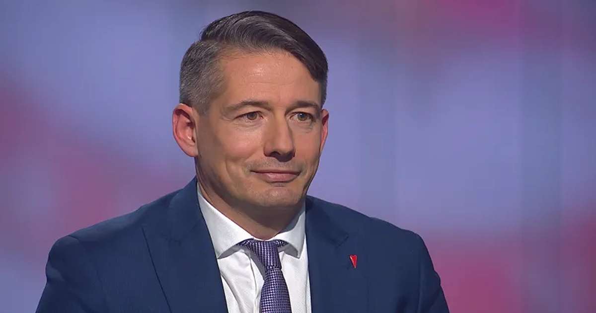 Diviš prohrál boj o Hrad v roce 2023. Partnerku tajil dodnes, teď ji ukázal na místě, kde se fotí i Vémola