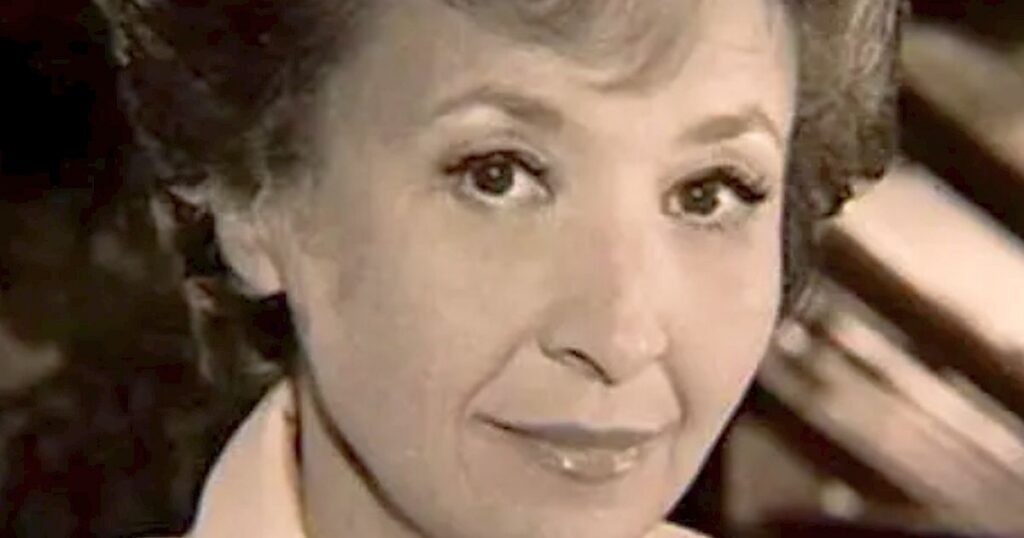 karolina sluneckova