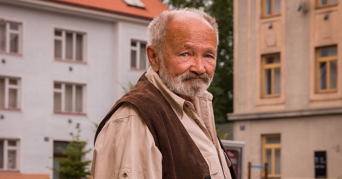 Ulice: Hrušínský oblékl Peškovu košili před 21 lety a stále ji nosí. Vysvětlil, proč ji nikdy nevyměnil